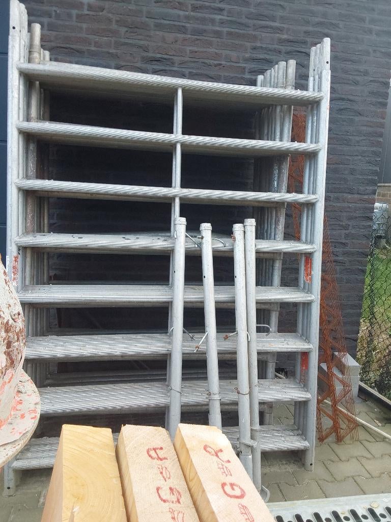 Layher rolsteiger, Doe-het-zelf en Verbouw, Steigers, Ophalen, Gebruikt, Rolsteiger of Kamersteiger, 5 meter of hoger