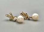 Gouden vintage bi-color oorbellen parel en diamant. 2026/144, ., Ophalen of Verzenden, Zo goed als nieuw, .