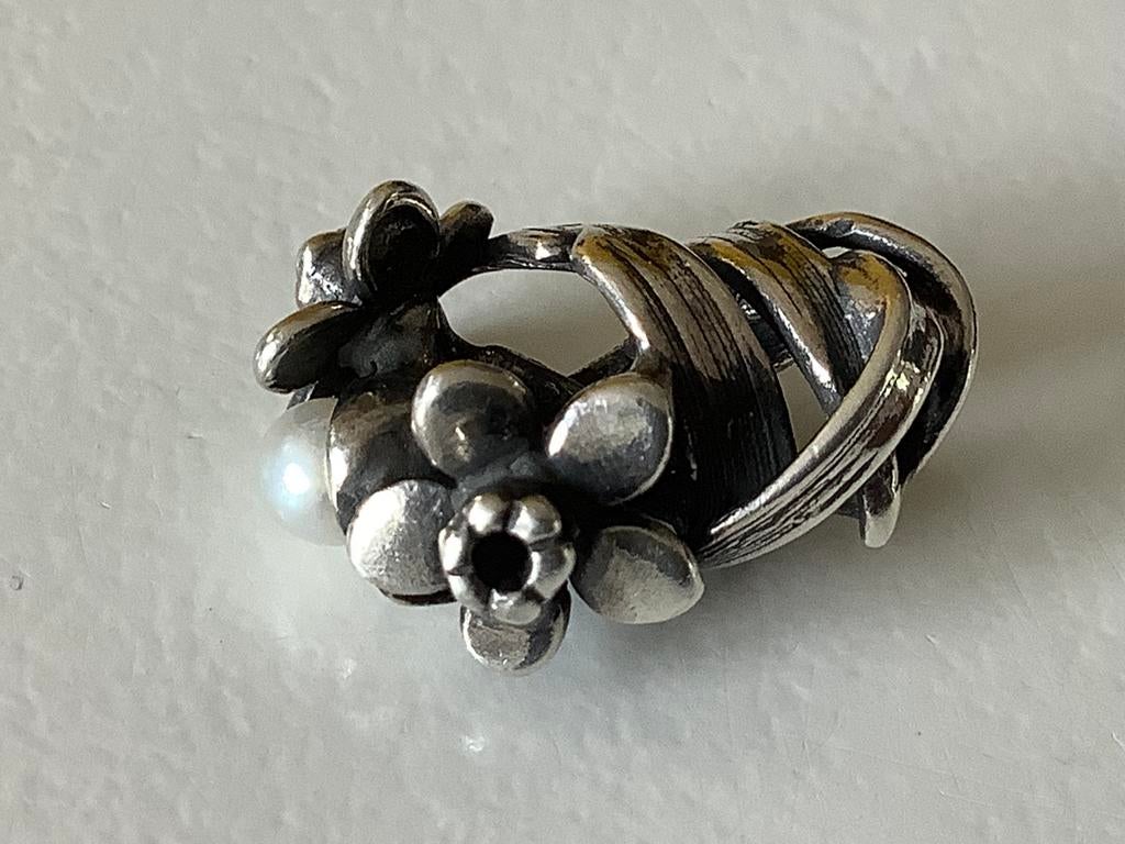 Trollbeads maartnarcis. Zilver met parel., Sieraden, Tassen en Uiterlijk, Bedels, Ophalen of Verzenden, Zo goed als nieuw, Zilver