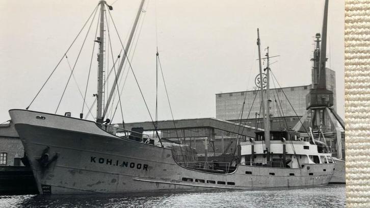 KOH-I-NOOR '54 later MUSKETIER / de Looff / haven, Verzamelen, Scheepvaart, Zo goed als nieuw, Boek of Tijdschrift, Ophalen of Verzenden