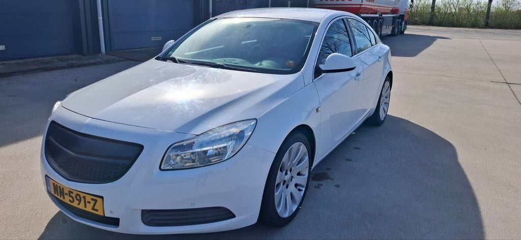 Opel insinia, Auto's, 4 cilinders, 1796 cc, Wit, 75 €/maand