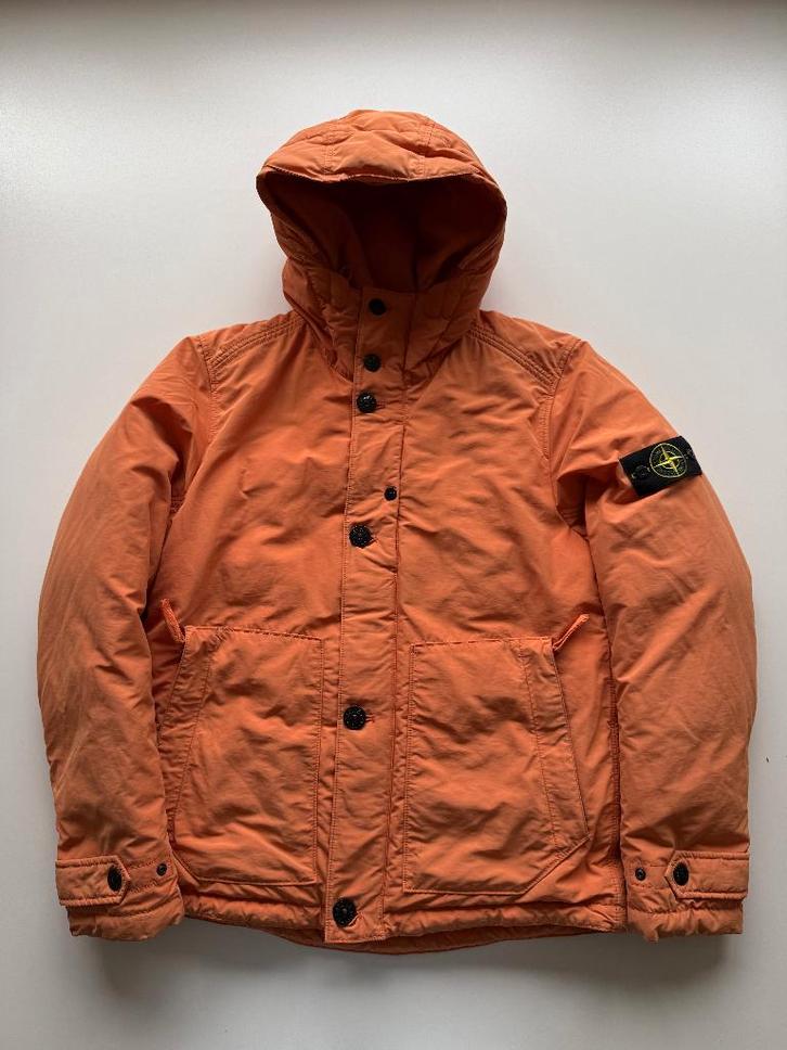 Stone Island micro reps down jas L, Kleding | Heren, Jassen | Winter, Zo goed als nieuw, Maat 52/54 (L), Oranje, Ophalen of Verzenden
