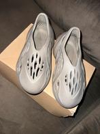 Originele Yeezy Foam RNR - Maat 38, Ophalen of Verzenden, Gedragen, Grijs, Slippers