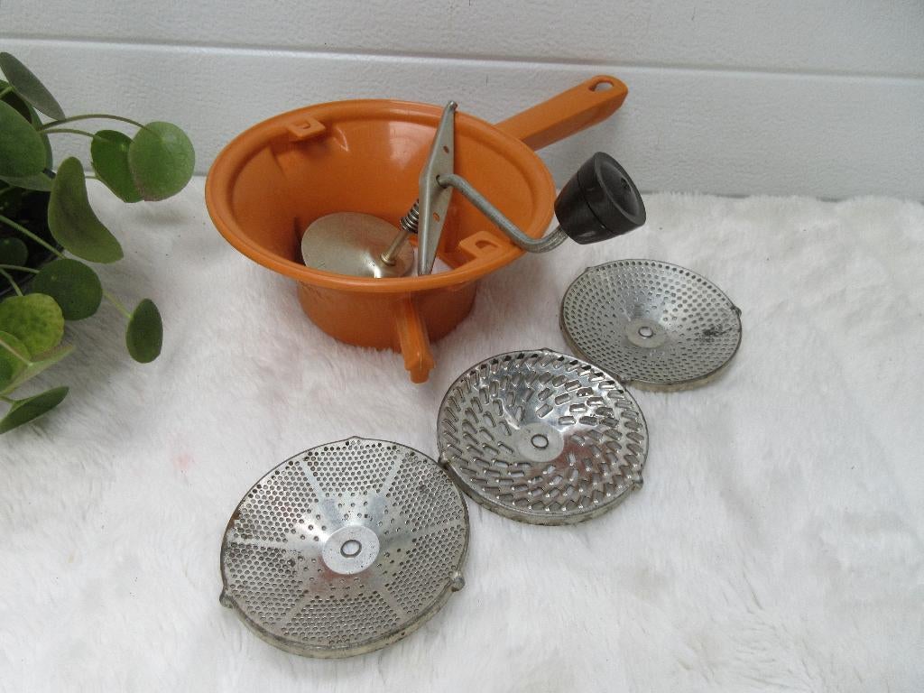 retro moulin legumes nr. 1 zeef voor groenten en fruit, Huis en Inrichting, Keuken | Keukenbenodigdheden, Gebruikt, Ophalen of Verzenden