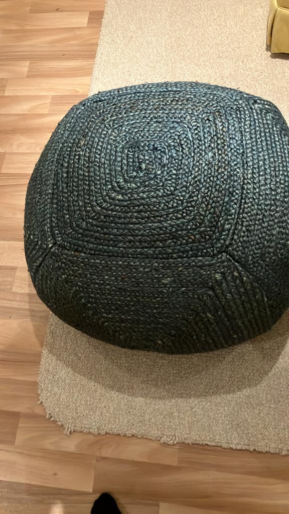 Twee Donkergrijze-blauwe  poef, Huis en Inrichting, Ophalen, Gebruikt, Riet of Rotan, 75 tot 100 cm