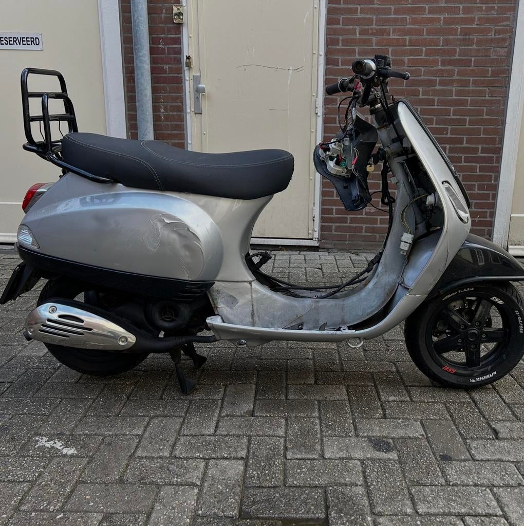 Vespa s 2012 snor, Fietsen en Brommers, Scooters | Vespa, Gebruikt, Vespa S, Maximaal 25 km/u, Benzine, Ophalen of Verzenden
