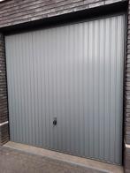 Grijze garage deur, Ophalen