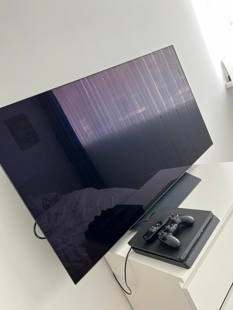 LG OLED TV - Weinig gebruikt, kleine kras, Gebruikt, Ophalen of Verzenden, 100 cm of meer, 4k (UHD)