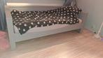 WOOOD Dennis Eenpersoonsbed 90x200 - Grijs Hout, Huis en Inrichting, Slaapkamer | Bedden, Ophalen, Gebruikt, 90 cm, Eenpersoons