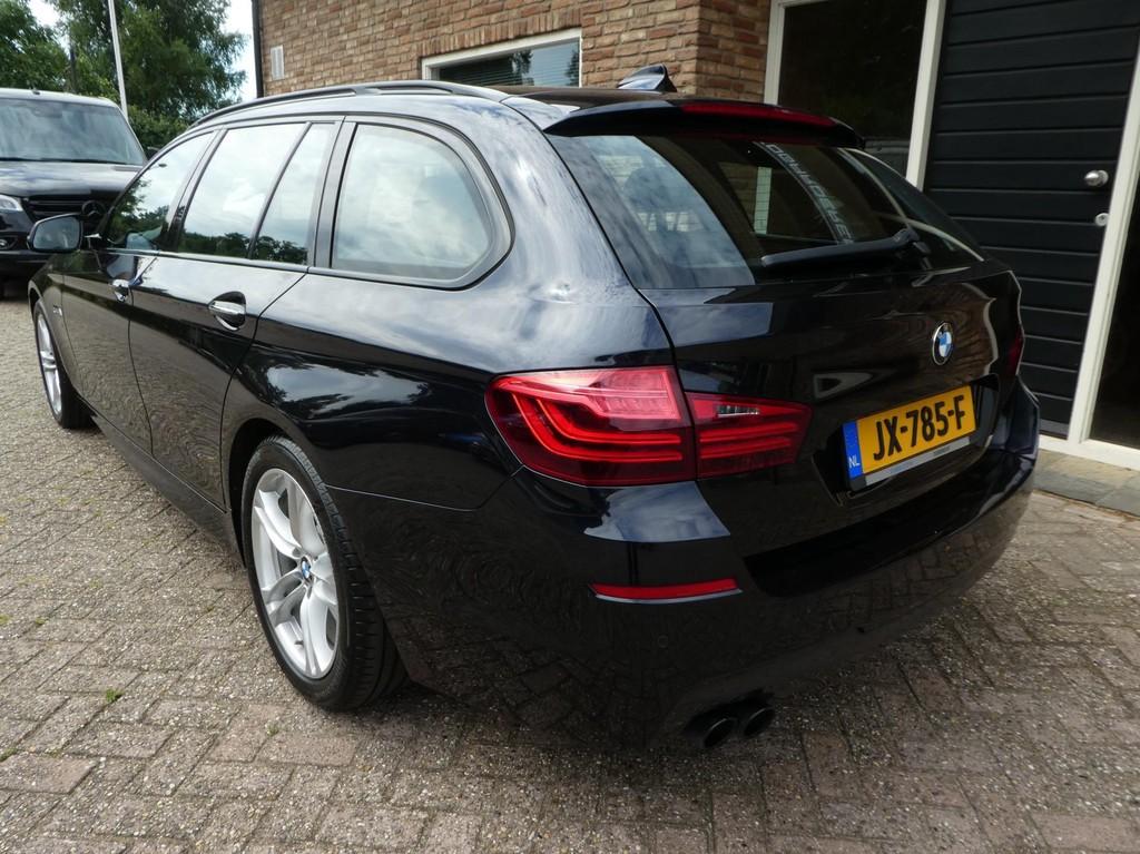BMW 5-serie Touring 520i Executive Automaat / Leder / Navi /, Auto's, Automaat, Gebruikt, 4 cilinders, 2000 kg