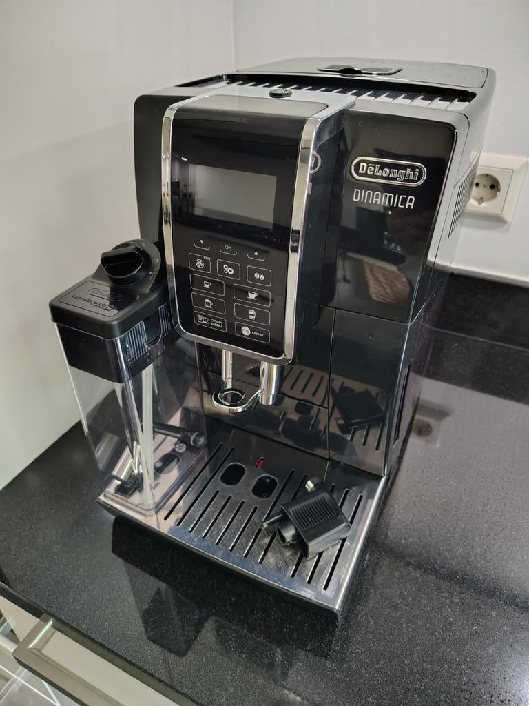 DeLonghi Dinamica volautomatische espressomachine, Witgoed en Apparatuur, Koffiezetapparaten, Ophalen, Gebruikt, Espresso apparaat