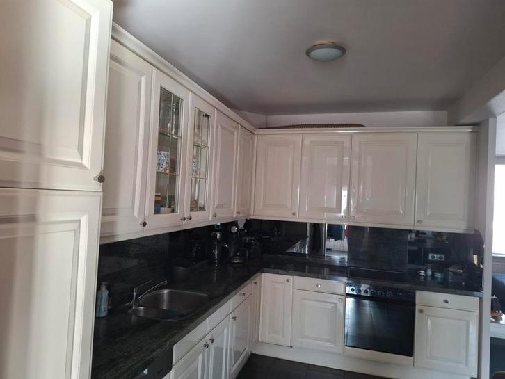 Complete L-keuken met inbouwapparatuur, Huis en Inrichting, Keuken | Complete keukens, Gebruikt, Hoekkeuken, Crème, Graniet of Steen