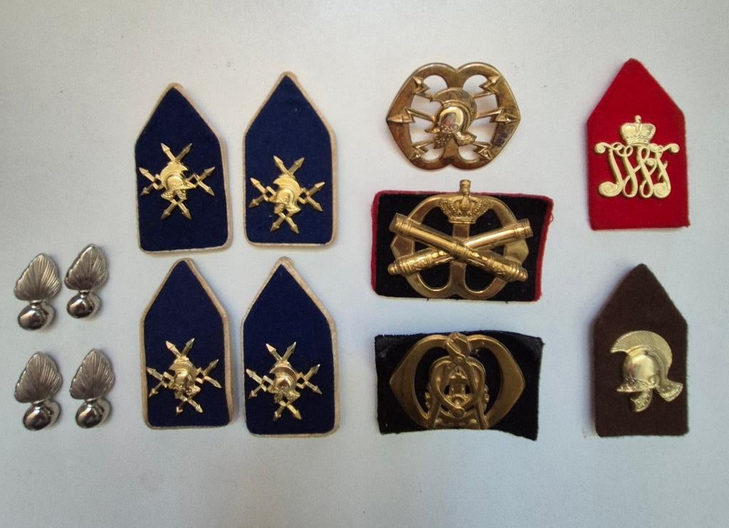 baret emblemen en kraagspiegels, Ophalen of Verzenden, Landmacht, Nederland, Embleem of Badge