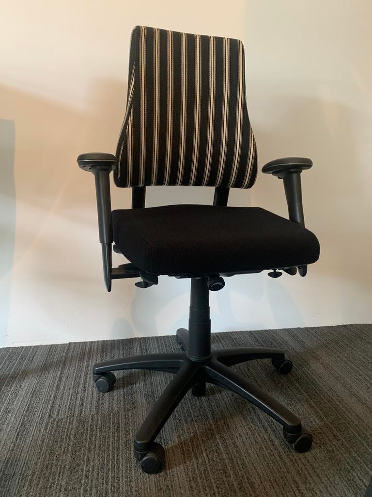 2x Axia bma bureaustoel, Huis en Inrichting, Bureaustoelen, Ophalen, Gebruikt, Zwart