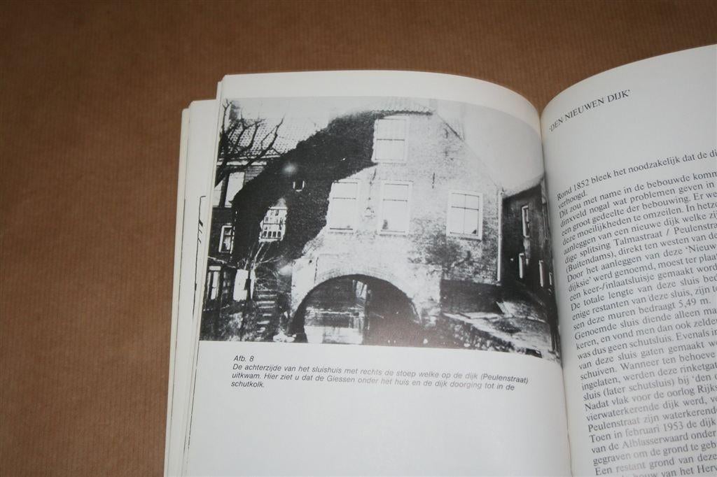 Zevenhonderd jaar "Dam" — 1281-1981, Boeken, Ophalen of Verzenden, Gelezen