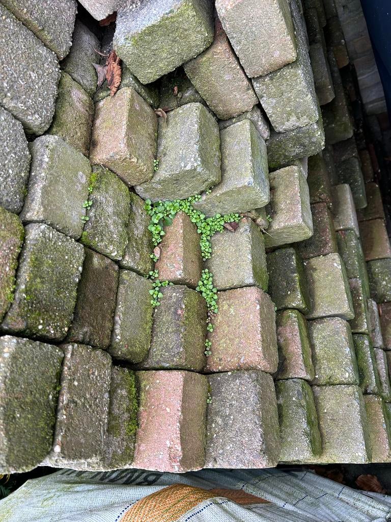 Gebruikte Knobbelstenen Rood Bonte Mix - 15m2, Tuin en Terras, Ophalen, Gebruikt, Klinkers, 10 m² of meer