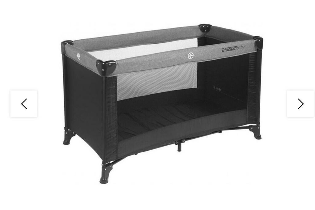 Campingbed Titanium Baby Black +extra matras en aankleedblad, Ophalen, Zo goed als nieuw, Reisbedje
