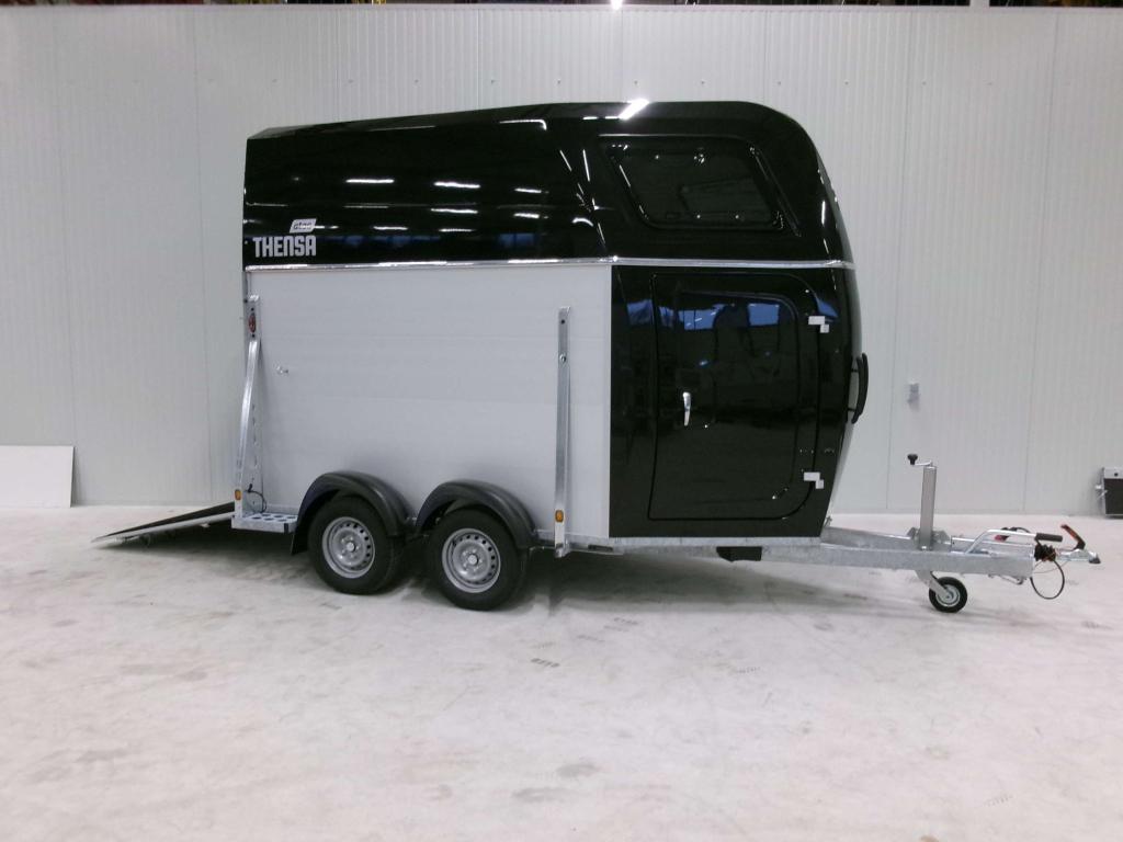 Nieuwe Atec 1,5 Paards trailer. Thensa 1600. Incl zadelkamer, Ophalen, Info@voskamphall.nl, Voskamp Hall, 1½-paards trailer