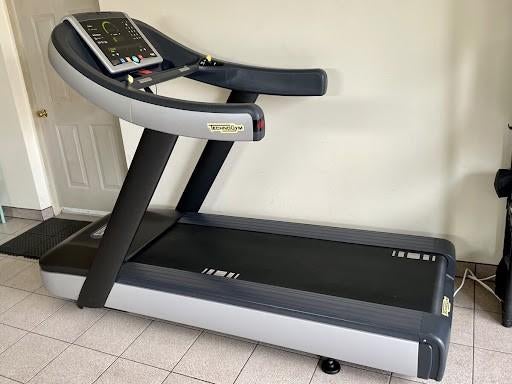 Technogym Run 700 Excite+ loopband (LED) – goede staat, Ophalen, Gebruikt, Benen, Overige typen