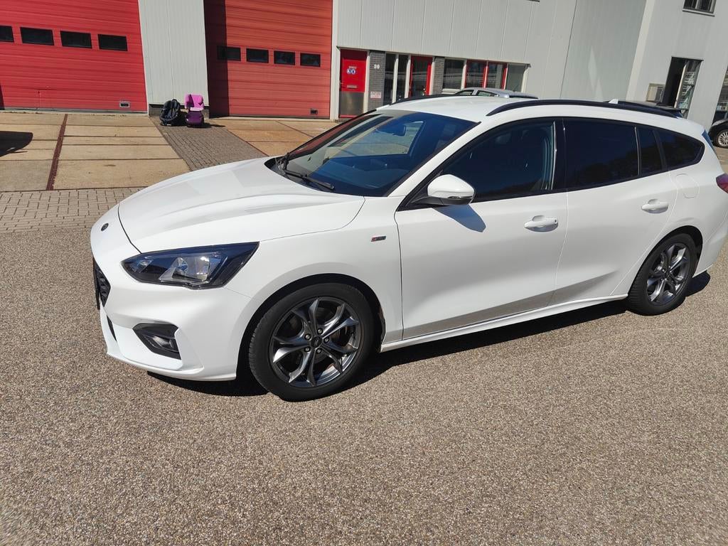 Ford Focus 1.5 Ecoboost 150pk ST-Line 2019 68.000km Wit, Stof, Zwart, 700 kg, Wit