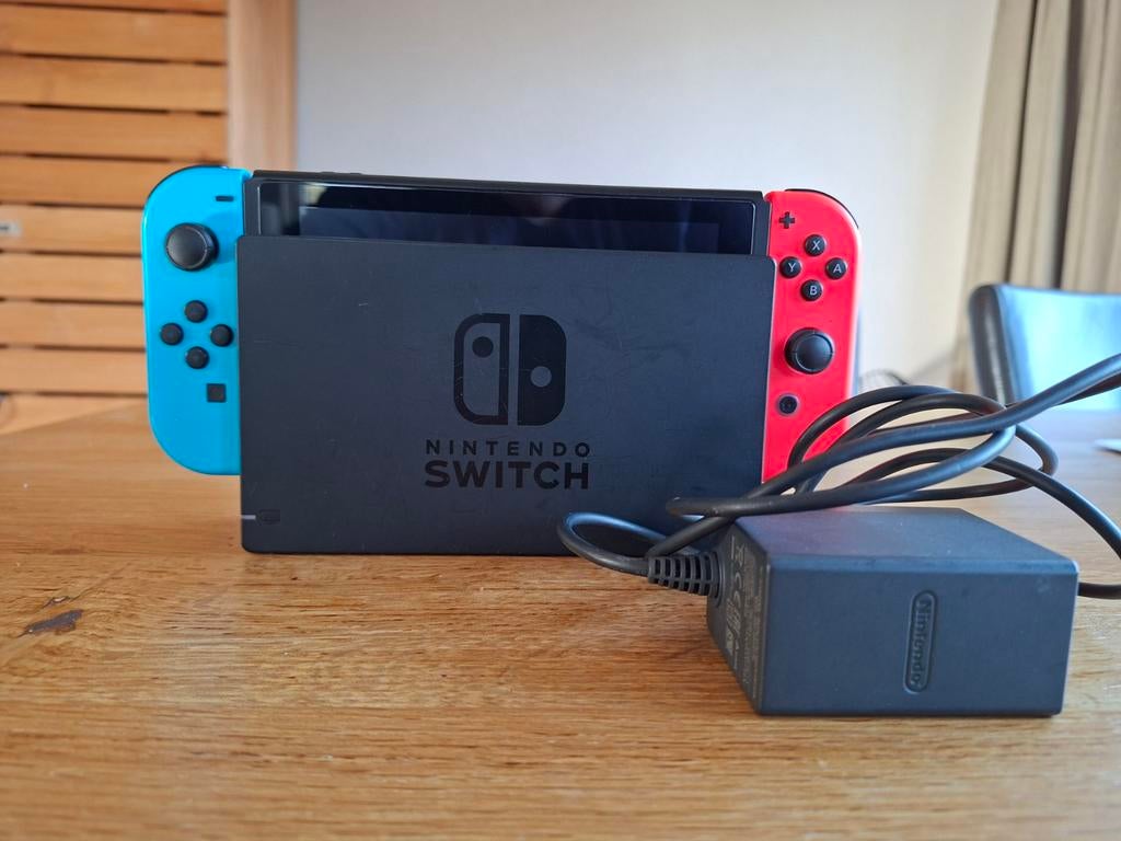 Nintendo switch 1, Spelcomputers en Games, Spelcomputers | Nintendo Switch, Ophalen, Met 2 controllers, Switch 2019 Upgrade