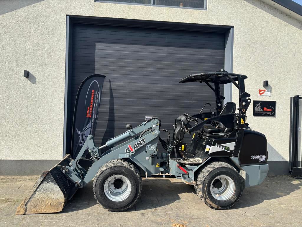 Giant 2500 hd xtra, Zakelijke goederen, Machines en Bouw | Kranen en Graafmachines, Ophalen of Verzenden, Wiellader of Shovel