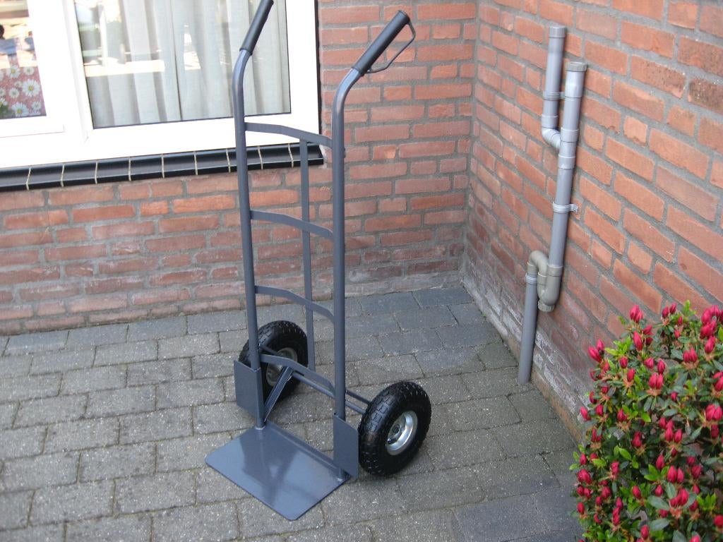 Steekwagen  200 KG. Z.G.A.N. Ook kruiwagens En Losse Wielen., 100 liter of meer, Ophalen, Zo goed als nieuw, Steekwagen