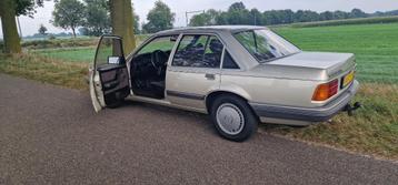 Opel Rekord 2.0 S 1987 Grijs 