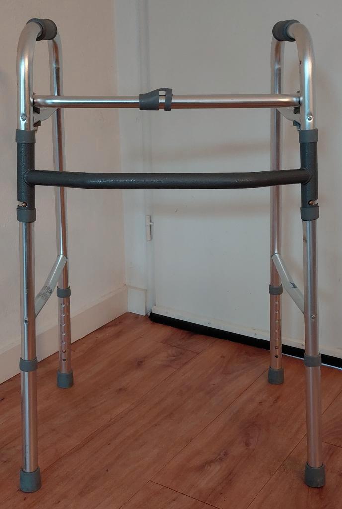 Looprek merk: Days (7 standen + opvouwbaar) z.g.a.n., Diversen, Looprekken, Zo goed als nieuw, In hoogte verstelbaar, Lichtgewicht