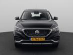 MG ZS EV Luxury 45 kWh | Leder | Navi | Panoramadak | Camera, Auto's, MG, Origineel Nederlands, Te koop, Emergency brake assist