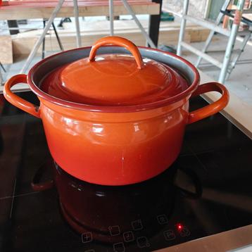 Oranje emaille. Grote emaille pan. Emaille . Vintage pan  beschikbaar voor biedingen