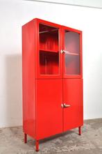 Vintage apothekerskast medicijnkast vitrinekast kast rood, Ophalen of Verzenden, Gebruikt