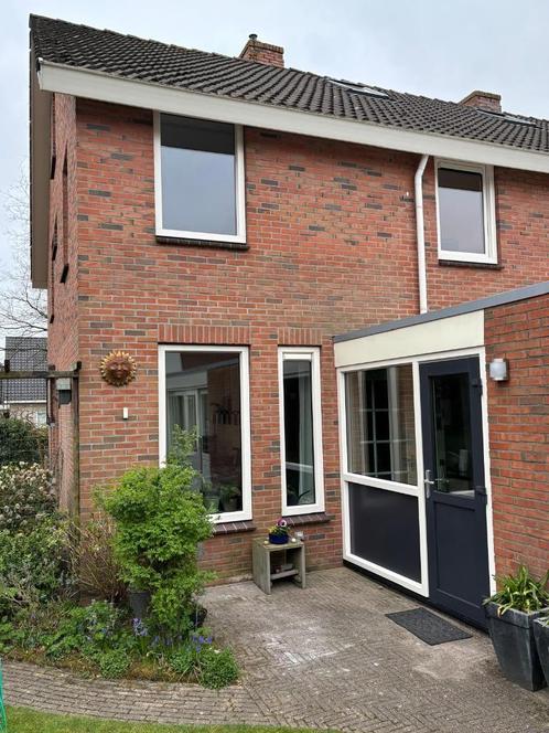 Kunststof Kozijn met naar buiten draaiende deur., Huis en Inrichting, Overige Huis en Inrichting, Nieuw, Ophalen