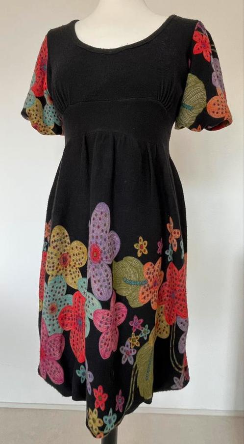 Zwarte jurk met bloemen van Yumi maat S/M, Kleding | Dames, Jurken, Gedragen, Maat 36 (S), Zwart, Knielengte, Verzenden