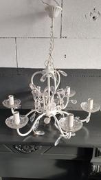 Brocante kroonluchter, 6 kaars, wit metaal en kunststof. S26, Tweedehands verkoop, Tweedehands verkoop, Gebruikt, Ophalen of Verzenden