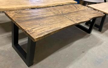 Eettafel boomstam 260 beschikbaar voor biedingen