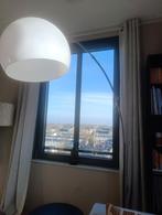 Stijlvolle staande lamp met zilveren voet, Ophalen, Zo goed als nieuw, Metaal, Modern