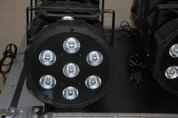 8 x Flat Par RGBW  7 x 12 Watt  NIEUW !!!! beschikbaar voor biedingen