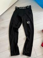 Zwarte thermo sportbroek Sondico - Maat 134, Kinderen en Baby's, Kinderkleding | Maat 134, Ophalen of Verzenden, Zo goed als nieuw