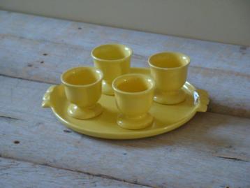 Setje met 4 Eierdopjes, geel beschikbaar voor biedingen