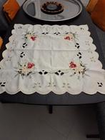 Mooie Geborduurde Tafelkleed, Ophalen, Zo goed als nieuw, Vierkant, Binnen