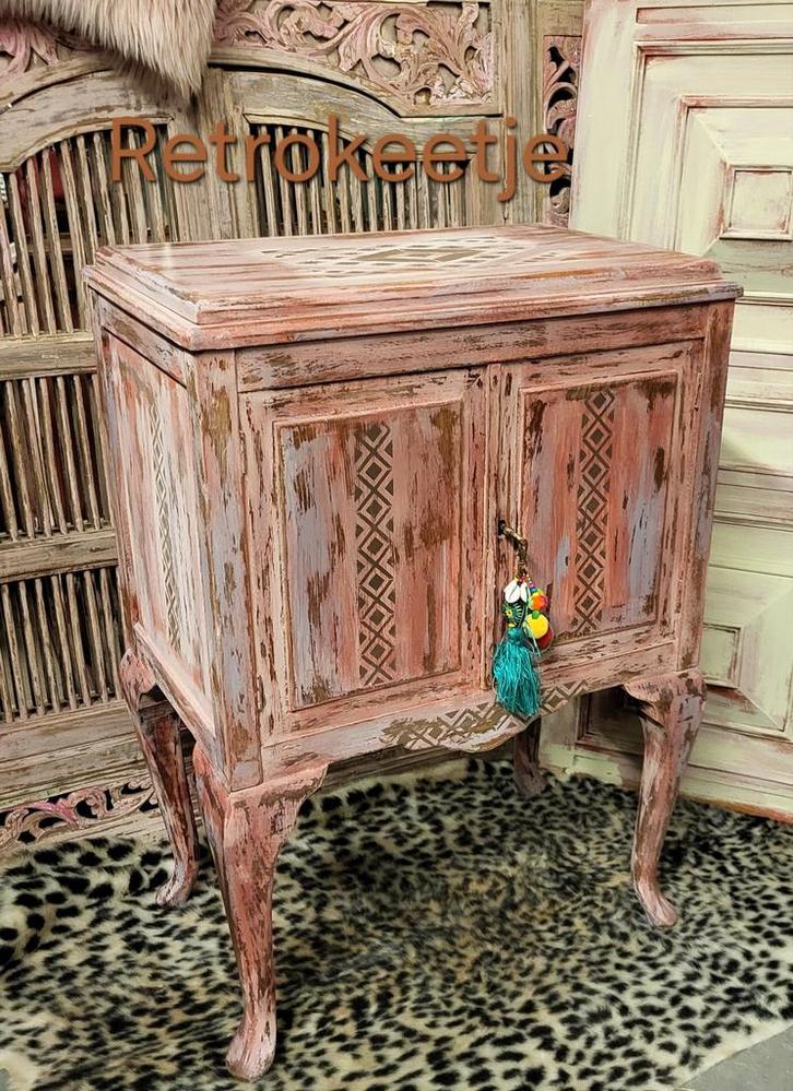 Shabby/Ibiza/Hippie/Pink/Kastje/Kast, Antiek en Kunst, Curiosa en Brocante, Ophalen of Verzenden