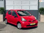 Toyota Aygo 1.0-12V | AUX | 1 JAAR APK | RADIO | 5 DEURS | N, Voorwielaandrijving, Gebruikt, 4 stoelen, 68 pk