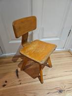 Vintage houten schoolstoeltje / kleuterstoeltje, Ophalen, Gebruikt, Bruin, Eén