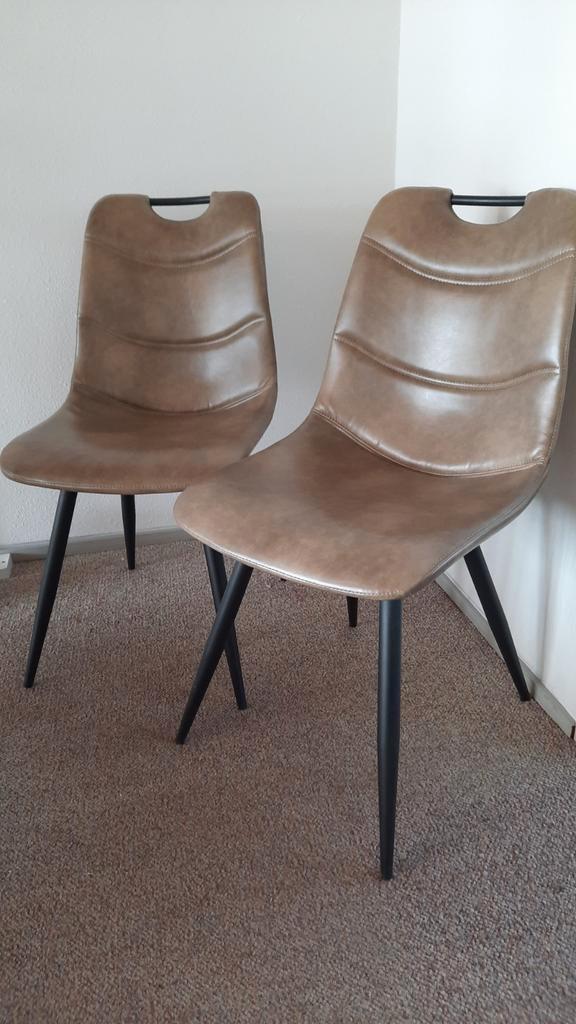 Mooie eetkamerstoel, 2 stuks, Huis en Inrichting, Stoelen, Gebruikt, Eén, Leer, Metaal, Bruin, Ophalen