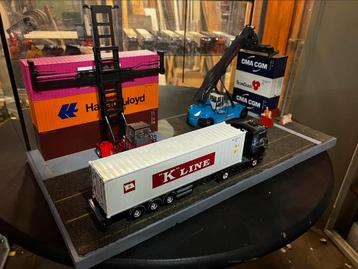 Mooi container diorama beschikbaar voor biedingen