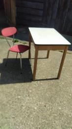 retro tafeltje met stoel jaren 50-60, Antiek en Kunst, Antiek | Meubels | Tafels, Ophalen of Verzenden