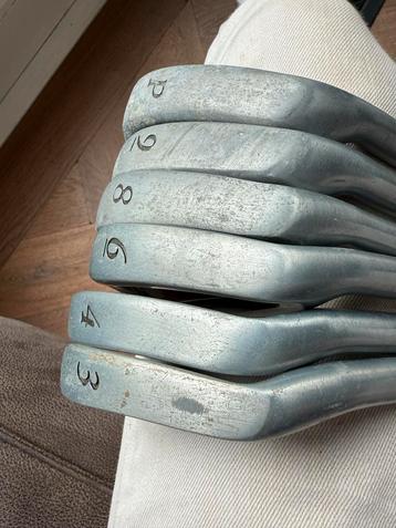 Diverse Golfspullen waaronder Penn IJzers beschikbaar voor biedingen