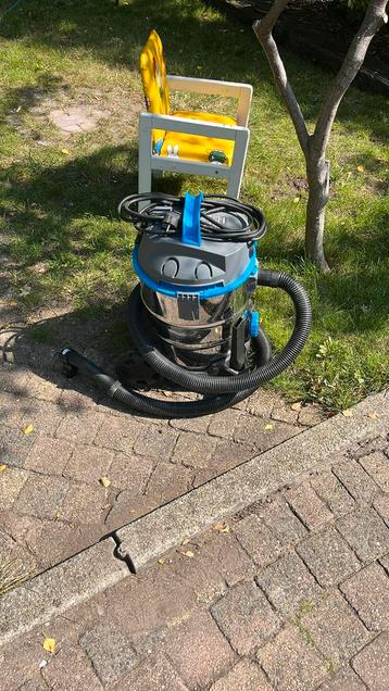 Bouwstofzuiger nat en droog beschikbaar voor biedingen