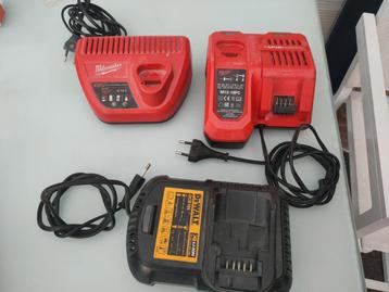 Oplader 1x DeWalt , Milwaukee 2stuks beschikbaar voor biedingen